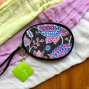 🌸NWT Vera Bradley Oval Shimmer Wristlet